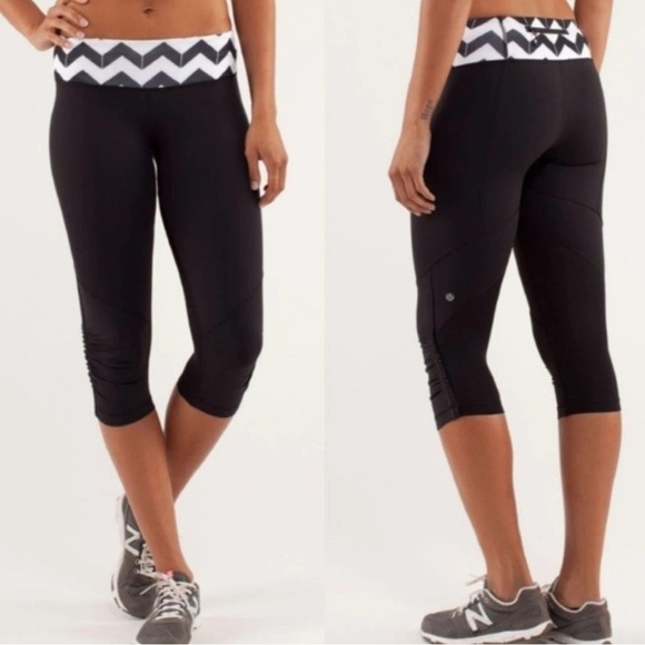 Lululemon Run For Your Life Crop Leggings Chevron - Picture 1 of 15
